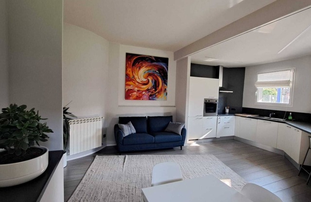Elegant apartment near Milan-- Rho --Lake Maggiore Como --Lecco-Airport Malpensa