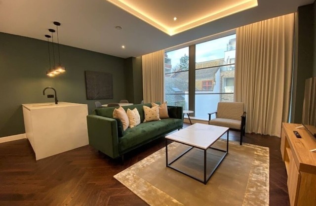 Elegant Apartment w/Parquet Floors & Modern Kitchen - Ideal for a Cosy Retreat