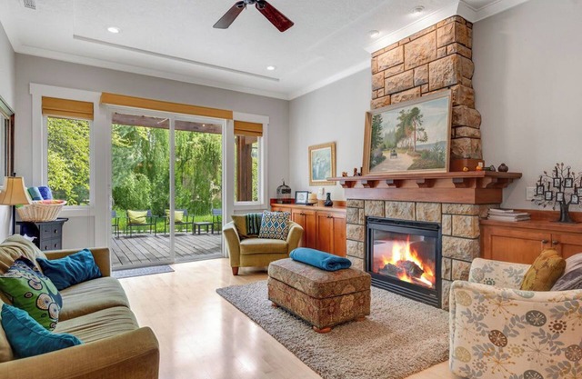 Elegant Boise River Home at Bown Crossing with Hot Tub
