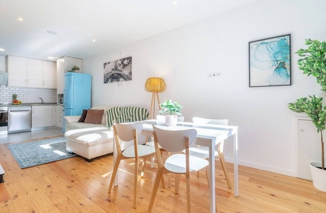 Elegant Colorful House w/Private Terrace