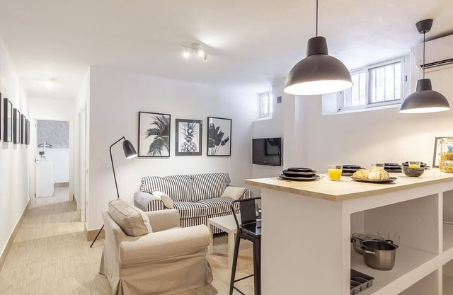 ELEGANT DESIGN APARTMENT! 2 BED -SEVILLA- WIFI - 5 PAX