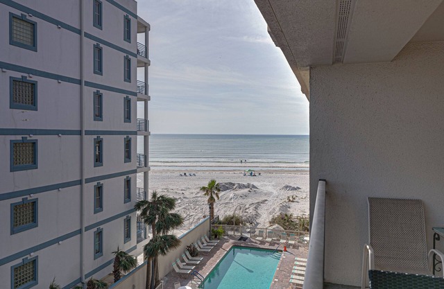 Elegant Escape | St. Pete Beachfront Gem