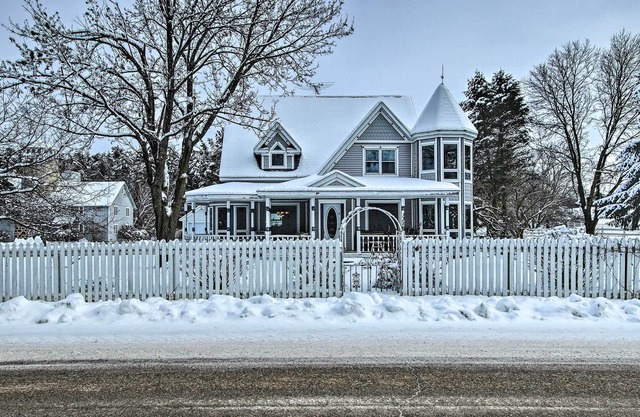 Elegant Estate ~ 16 Mi to Shawano Lake!