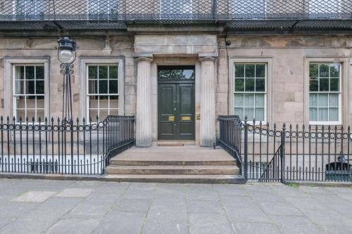 Elegant Georgian Retreat with Views of Arthurs Seat