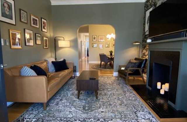 Elegant Hideaway in the Heart of Andersonville