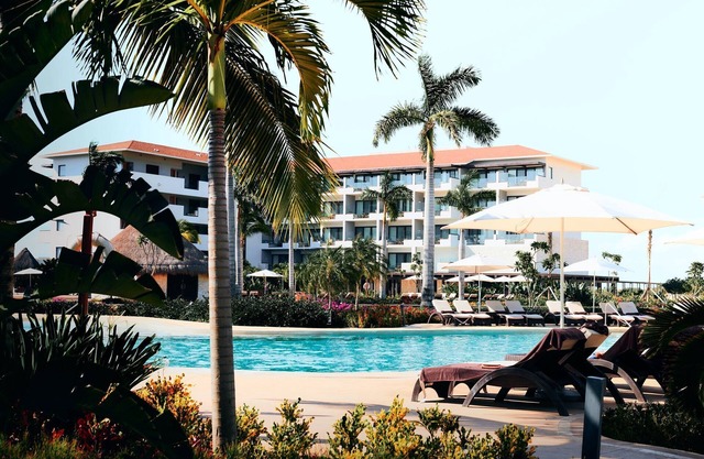 Elegant Hotel & Suites by City Green