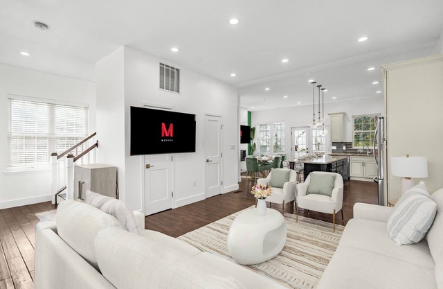 Elegant Open Concept Close To DC