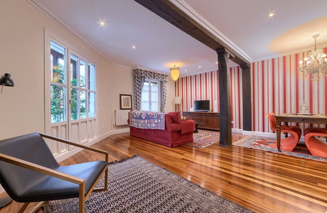 Elegant Renovated Ballroom with WiFi