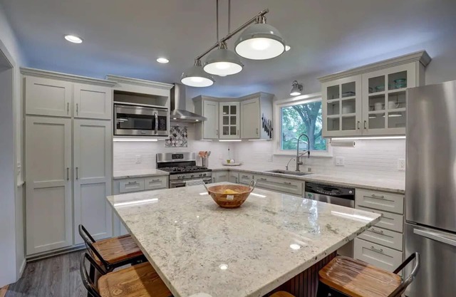 Elegant Space–Premium Kitchen–Spacious & Ideal for Gathering w/Friends & Family