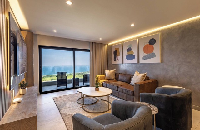 Elegant Umhlanga 2-Bed with Hillside and Ocean Views