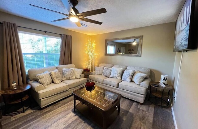 Elegant Vacation- 2 miles to Dollywood- Arcades & More