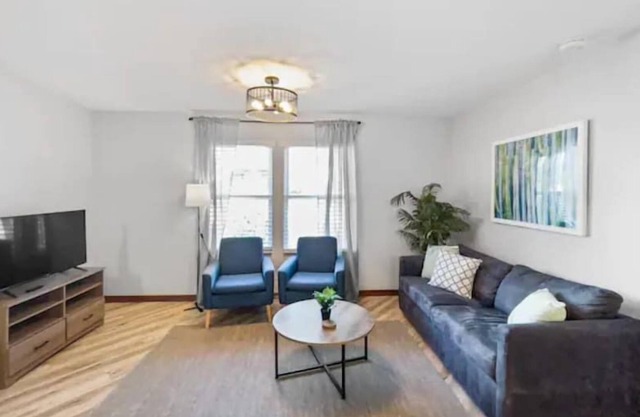 Elevate Apartments at Notre Dame - Handicap Accessible Upscale 2BR in Notre Dame