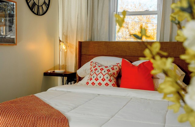 Elevated Charm Modern 2BR Near NYC | Ideal for Travel Nurses