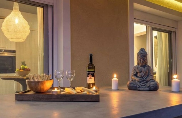 Elia & Anthos Deluxe Suites (up to 8 people)