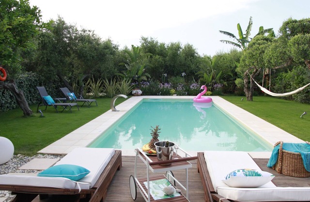 Elia Seaside Villa, an amazing two-story house in Kissamos with a pool