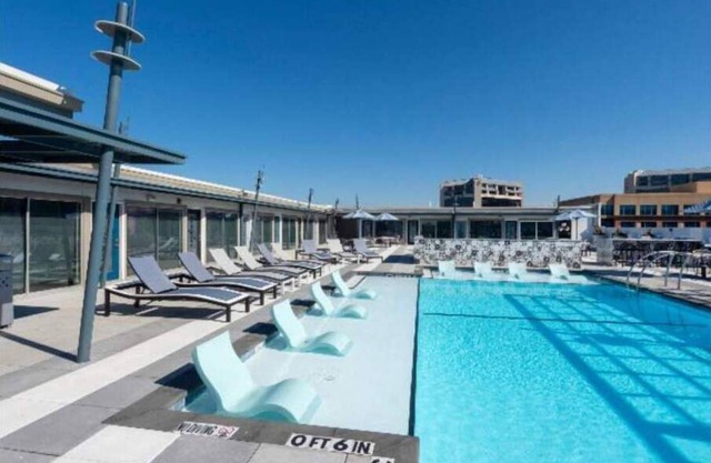 Elite Retreat in Addison Circle with Rooftop Pool