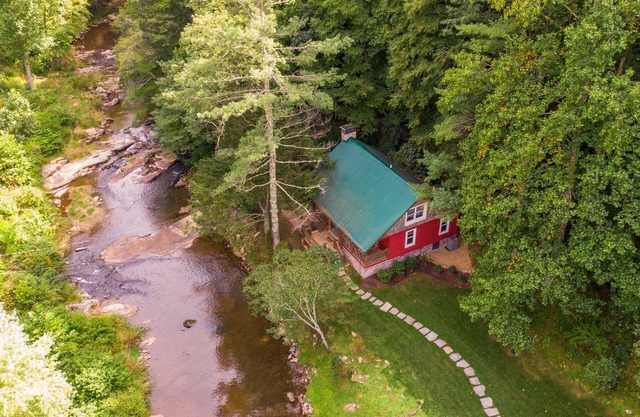 Elk River Fish Lodge Private Riverfront Paradise on Trophy Trout Water Eagles Nest Access