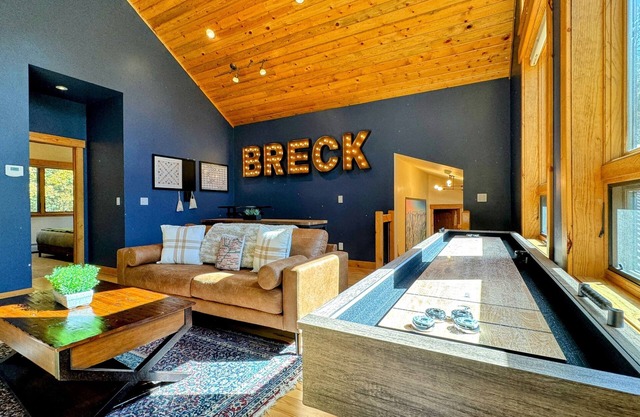 Elkhorn Lodge Private Home, Hot tub, Multi-Family, Game Room, Dog Friendly