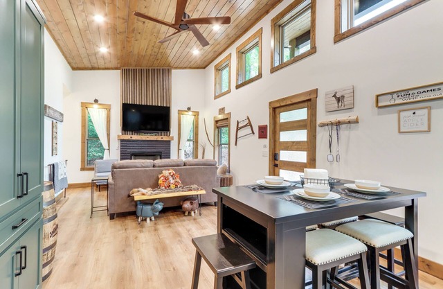 Ellijay Resort Home w/Hot Tub & Fire Pit!
