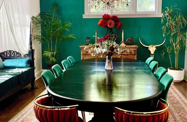 Elliot Barker Estate for Large Groups Stroll to Canyon Rd & Plaza