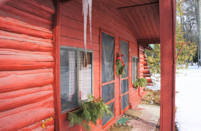 Ellis Lake Resort - Tamarack Logroom-Interlochen/Traverse City
