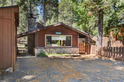 Elm Street Getaway Sleeps 8