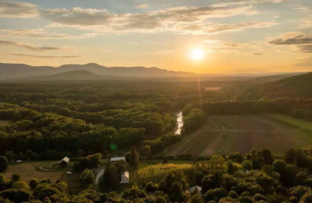 Elmhurst House/Town-House- Top Floor - 3bd Catskill Mtn View