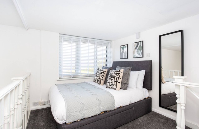 Elmsleigh Lofts by Sorted Stay