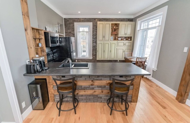 Elora Gingerview Its comfort with a View