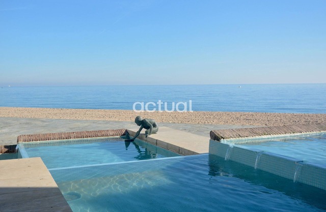 Elypalace C5 Apartment first sea line