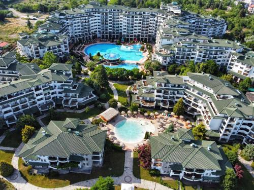 Emerald Beach Resort 