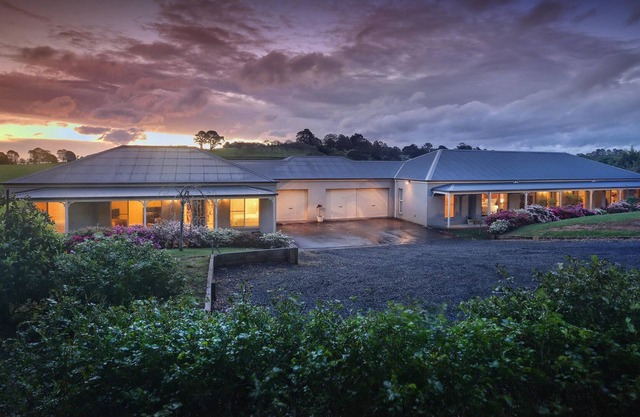 Emerald Cottage - Dreaming of a country cottage to enjoy a little getaway, or share with friends and family.