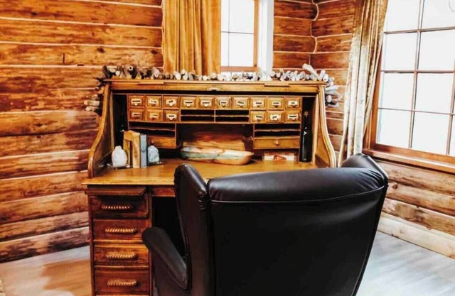 Emerald Gabel Cabin in Salem, MO