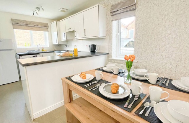 Emerald House -3 bed - Free Parking
