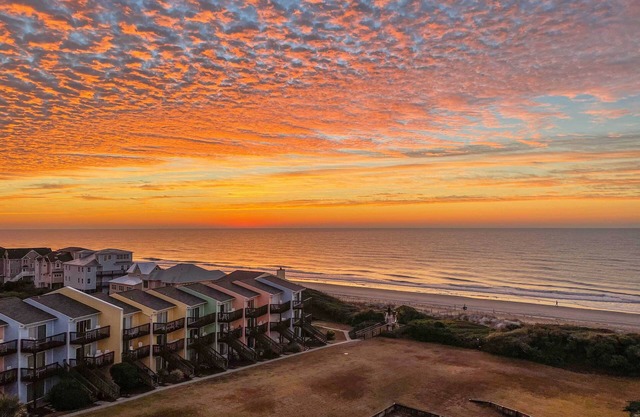 Emerald Isle Condo w/Direct Access to Ocean!