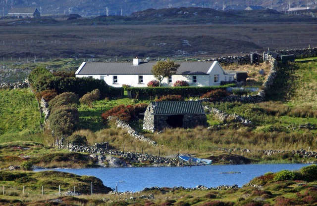Emlaghmore Cottage - Four Bedroom House, Sleeps 8