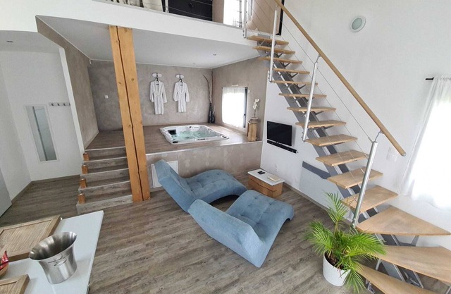 Emlavie lofts - rentals with private Spa - Futuroscope 5 mn away