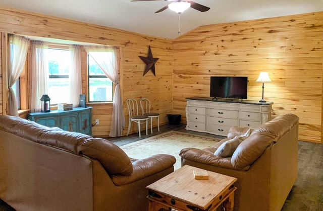 Emory Escape w/Pond Access < 13 Mi to Lake!