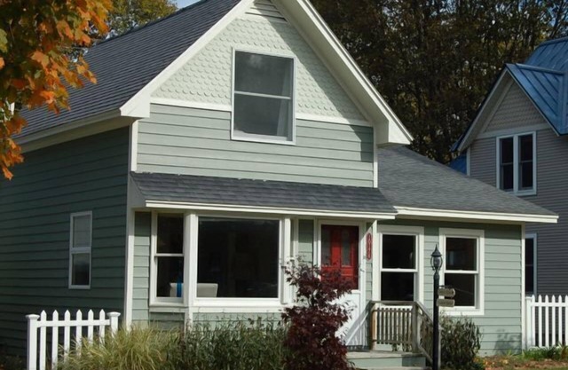 Empire Rose: Cozy Home in the Heart of Empire on Front St.