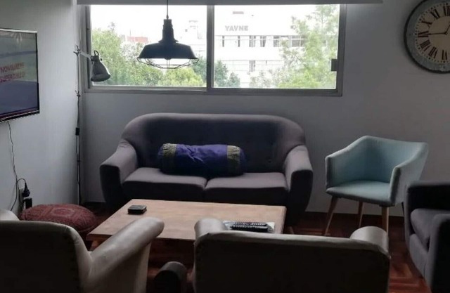 En el corazón de pocitos, cómodo apartamento .