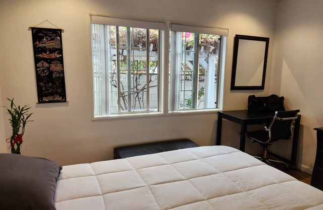 Enchanting 2-bedroom house with AC in Los Angeles