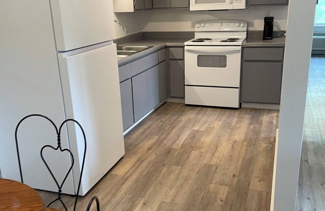 Enchanting 2-bedroom apartment with AC in Marble Hill