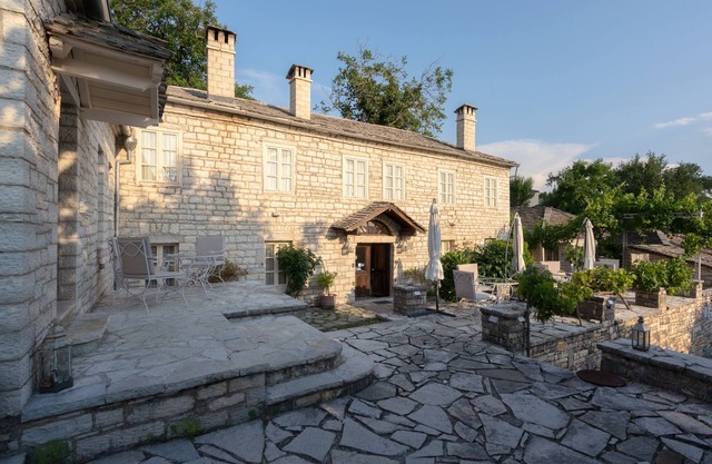Enchanting 4 bedrooms French style country house - Ano Pedina- Zagori