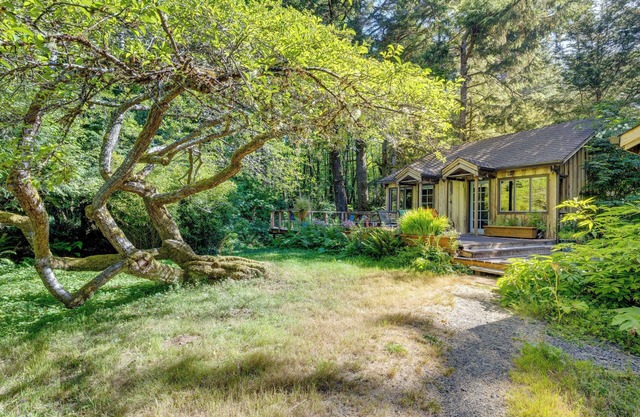 Enchanting Arch Cape Retreat w/Hot Tub, Fireplace