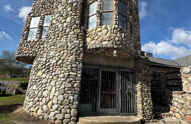 Enchanting Castle with Nature View to Relax