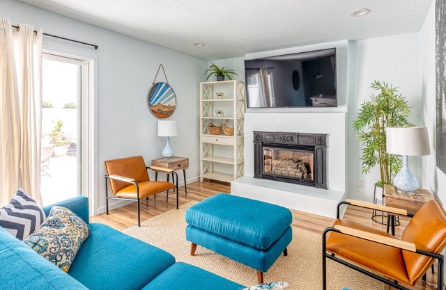 Enchanting - Newly Renovated 3 BR 2 BA- La Dolce Villa