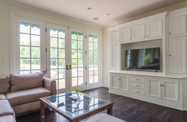 Encino ESTATE PRODUCTIONS AND EVENTS ONLY !!!!