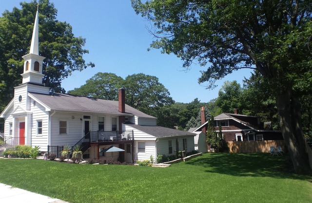 End of Summer 10% OFF! Fantastic for a family/group walk to best beach in MI!