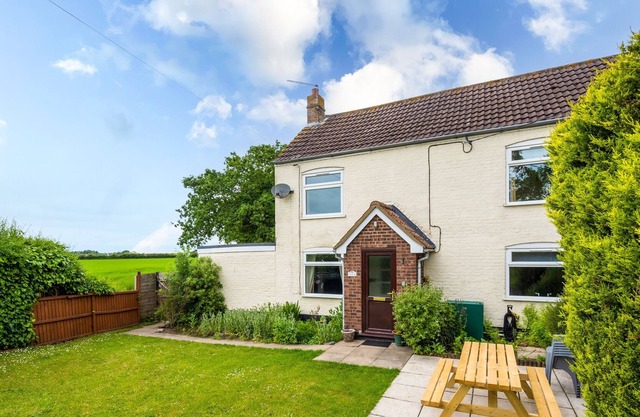 End of terrace and rural, Norah's Cottage is surrounded by countryside and is a great spot for famil