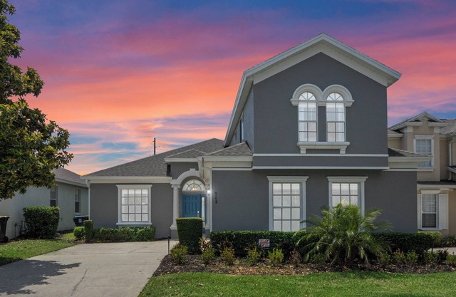Endless Summer Villa, Spacious 4 bedroom pool home w/spa and tropical garden and themed kids rooms
